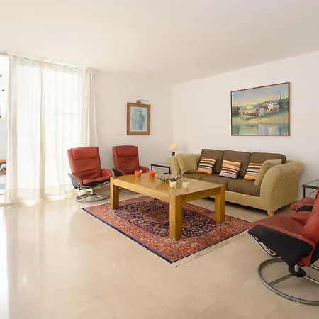 Luis Iii Villa *